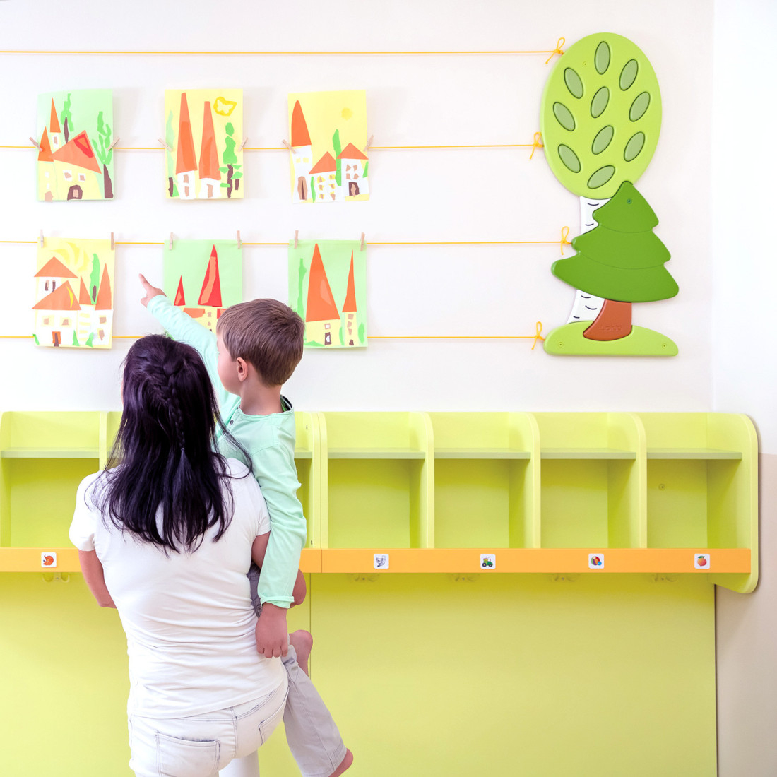 Provázková nástěnka Pampelišky